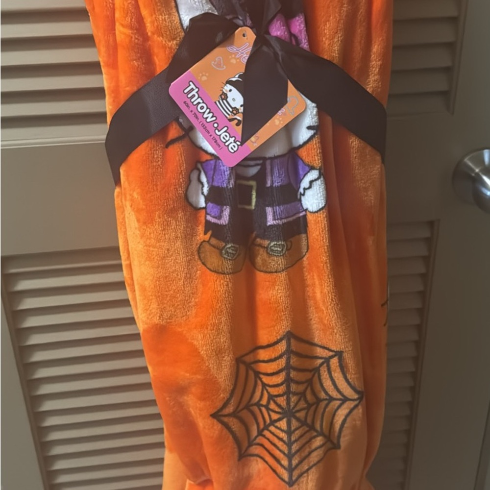 Hello Kitty halloween blanket